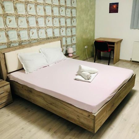 Central Park - Big Apartment - 3 Rooms - Free Parking T5 Timisoara Exterior photo
