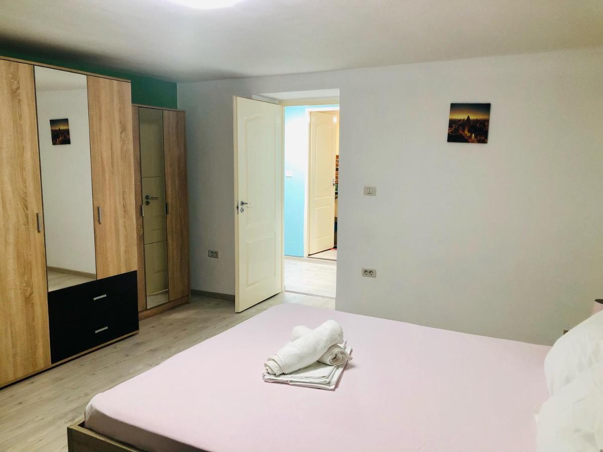 Central Park - Big Apartment - 3 Rooms - Free Parking T5 Timisoara Exterior photo