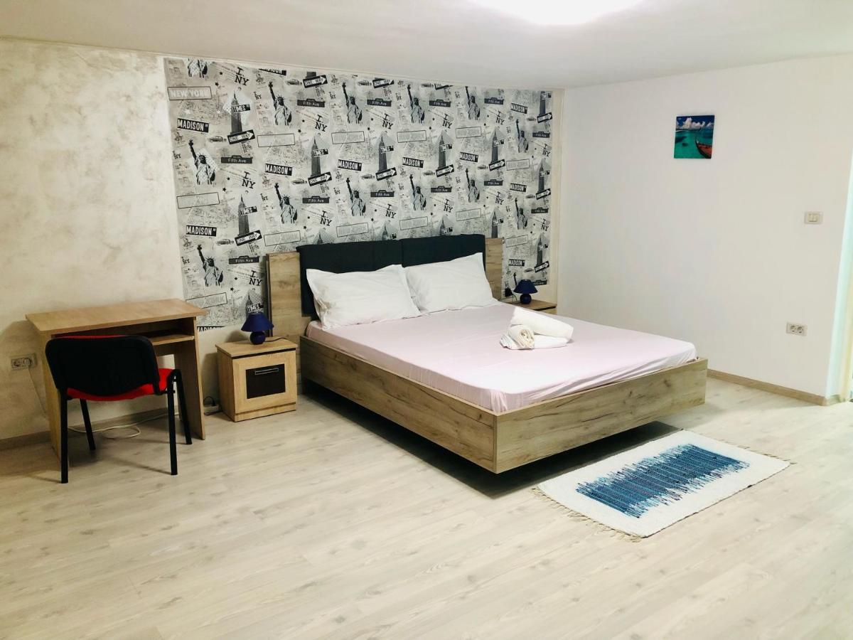 Central Park - Big Apartment - 3 Rooms - Free Parking T5 Timisoara Exterior photo